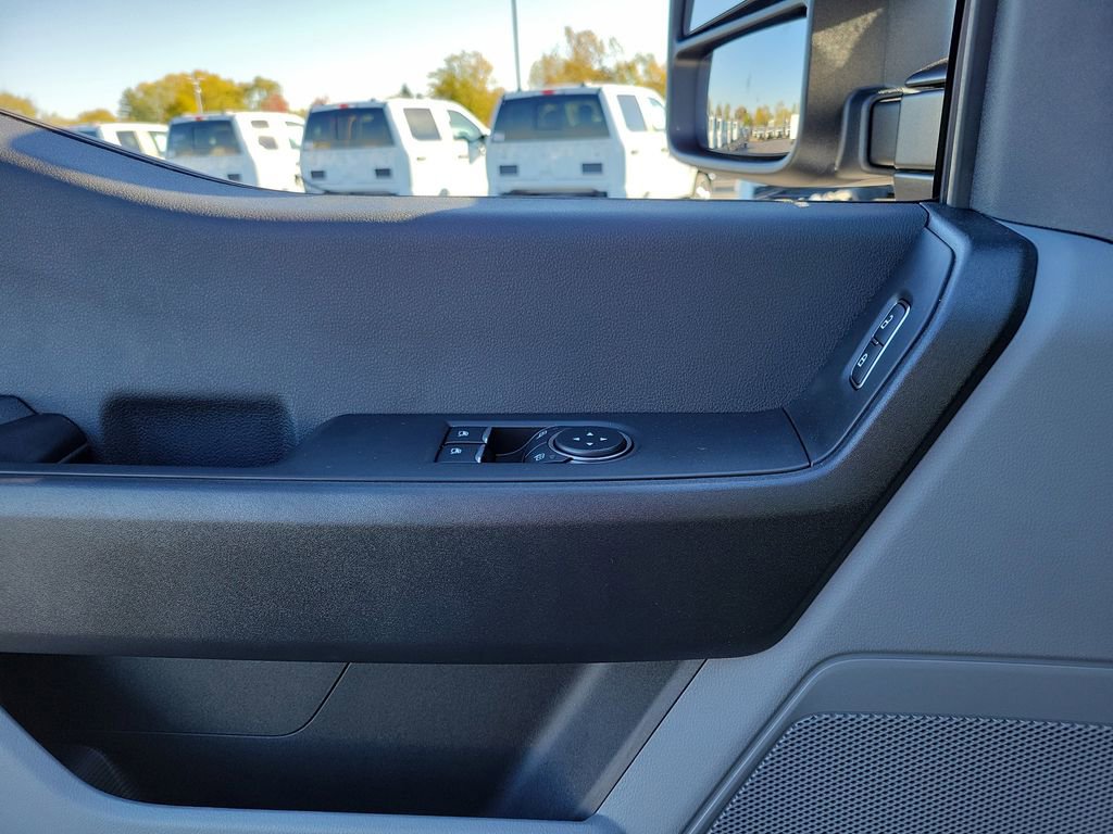 New 2026 Ford F550 4x4 Regular Cab Super Duty image 15