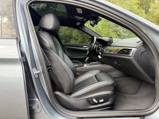 Used 2020 BMW 540i xDrive w/ M Sport Package AWD/4WD image 31