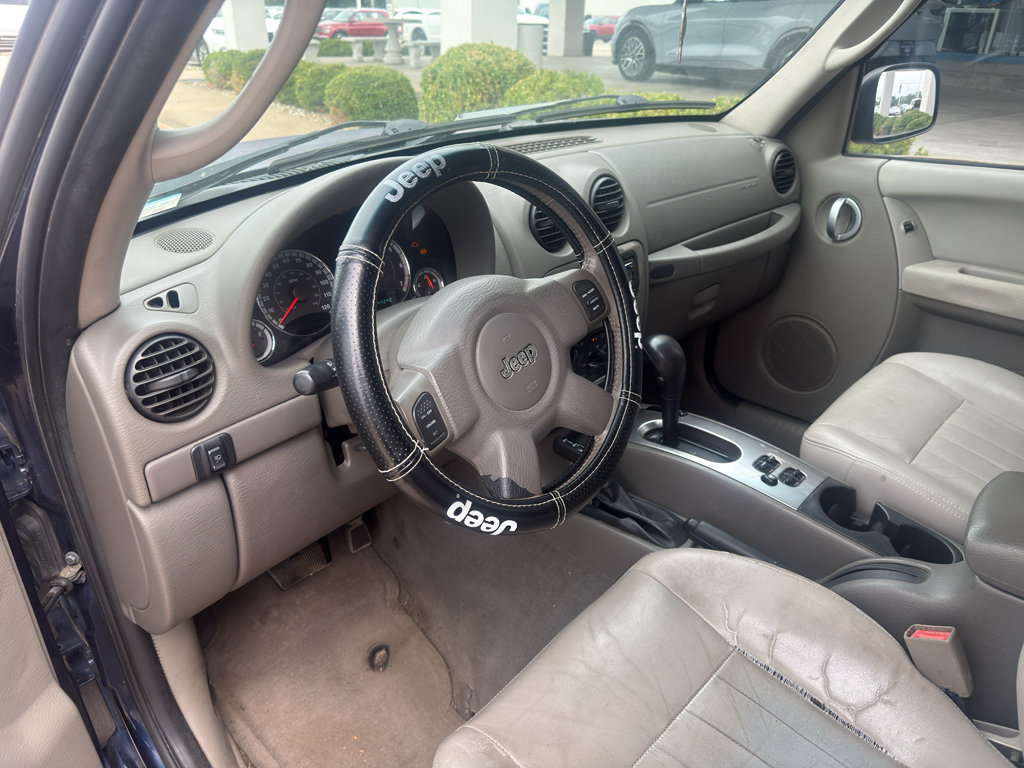 Used 2006 Jeep Liberty Renegade w/ Luxury Group AWD/4WD image 10