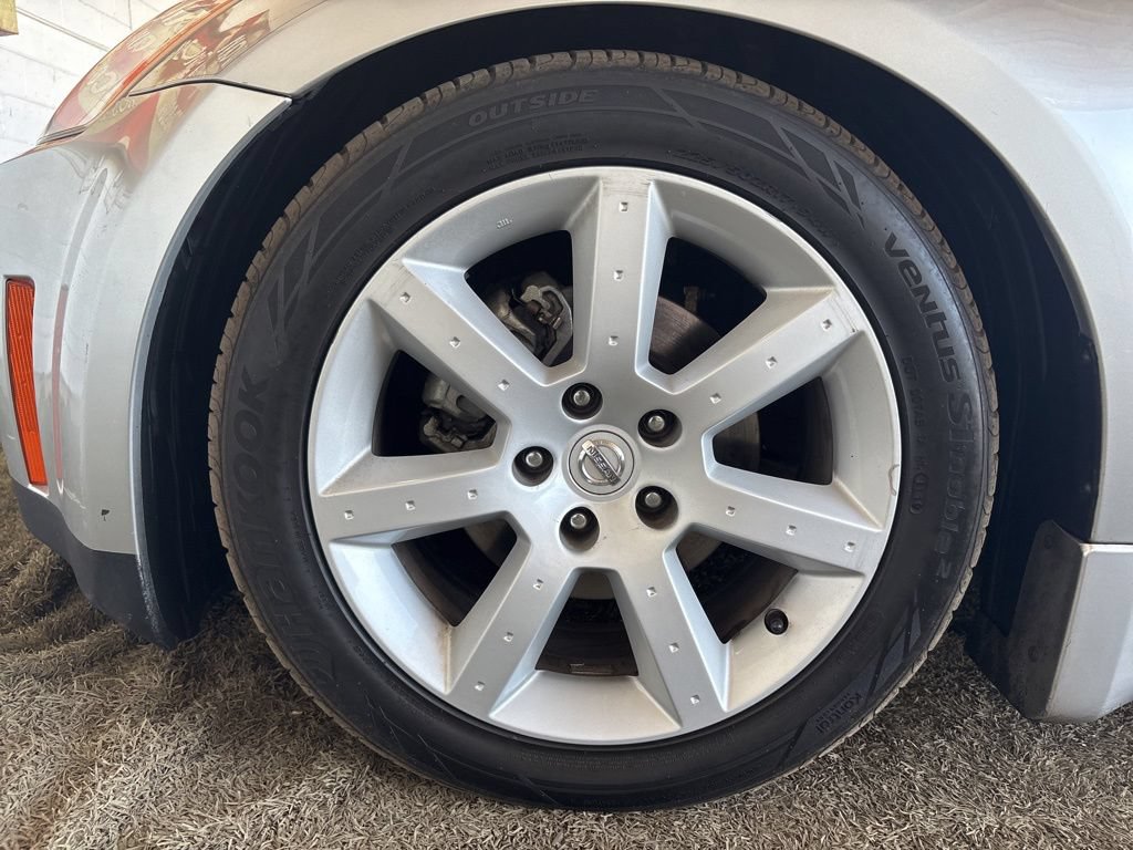 Used 2004 Nissan 350Z Touring RWD image 18
