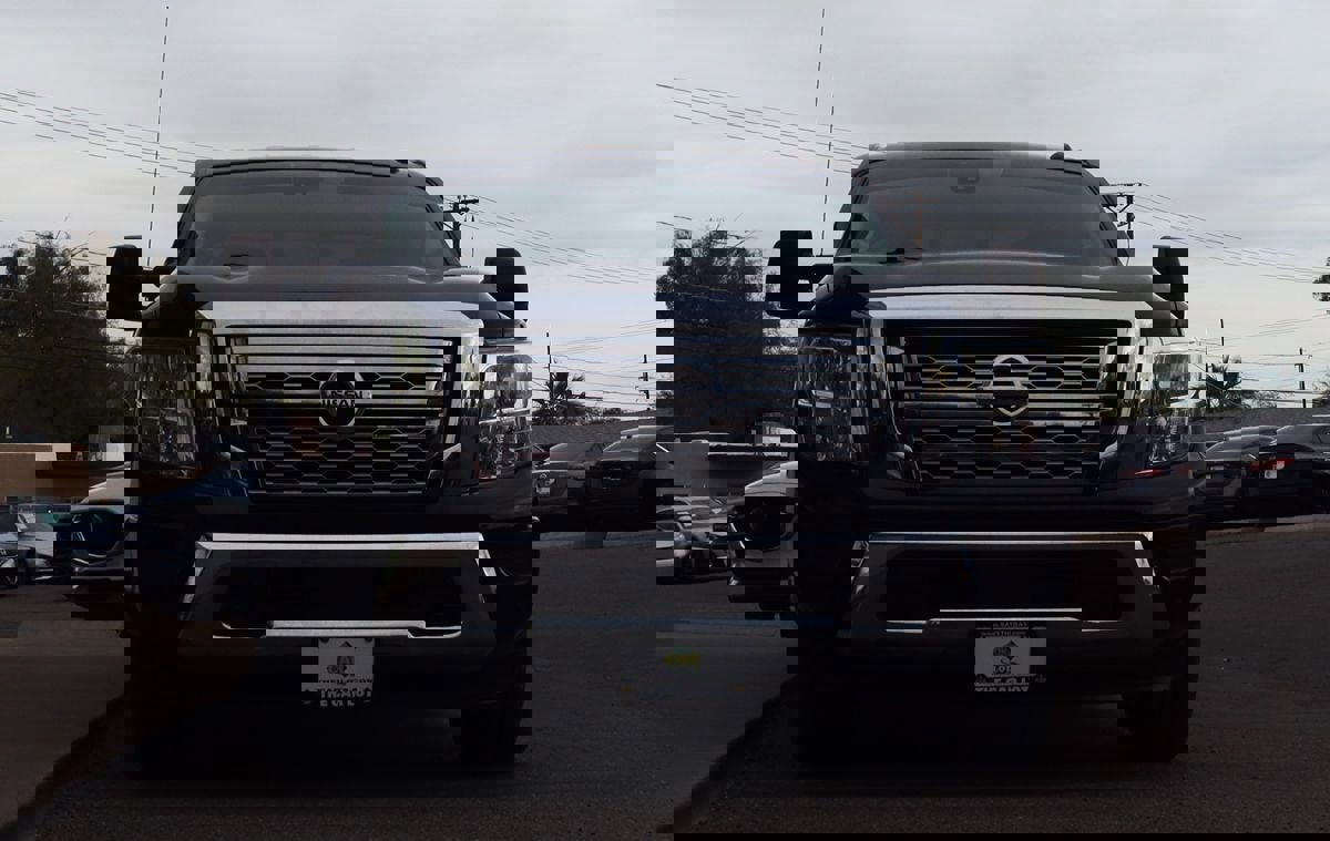 Used 2020 Nissan Titan SV w/ SV Convenience Package image 17