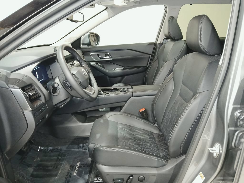 Used 2026 Nissan Rogue Platinum w/ Platinum Premium Package AWD/4WD image 10
