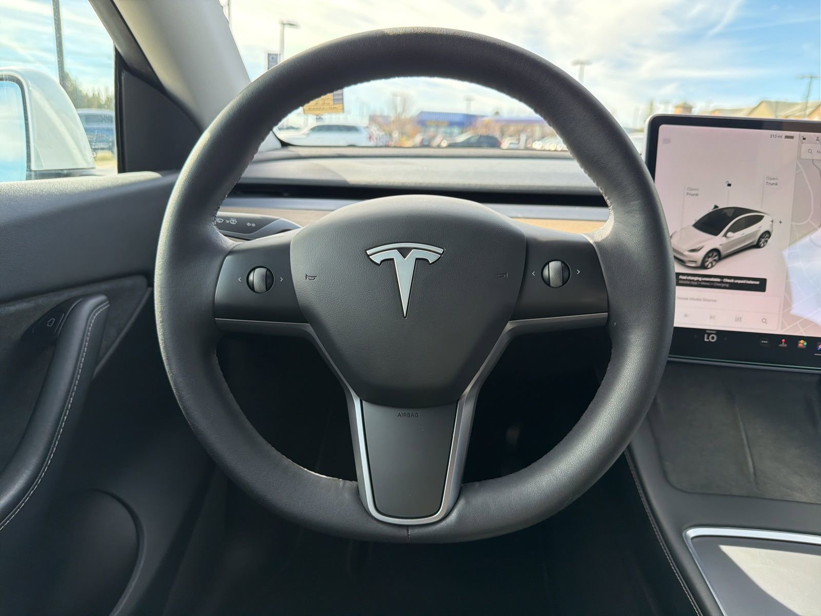Used 2021 Tesla Model Y Standard Range image 11