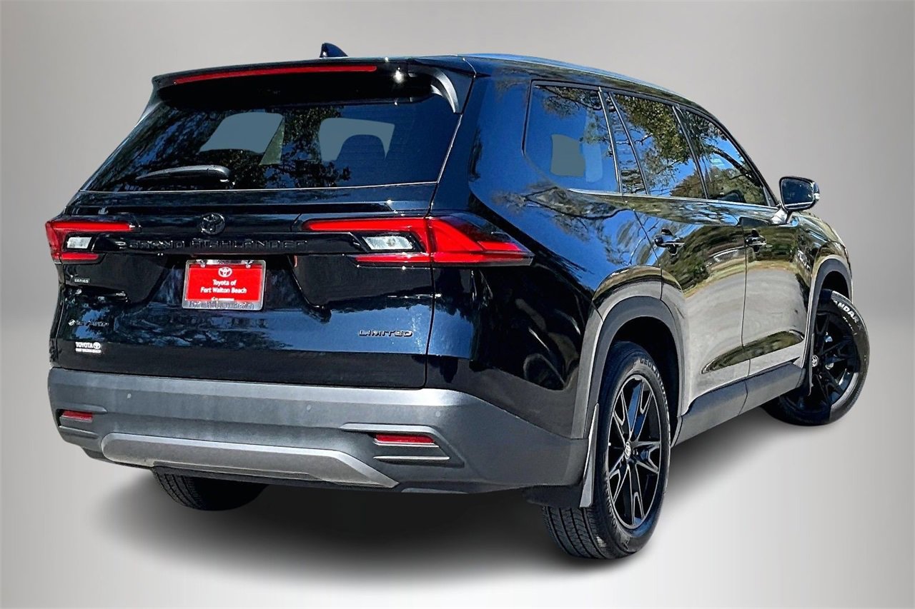 Used 2025 Toyota Grand Highlander AWD Hybrid image 5