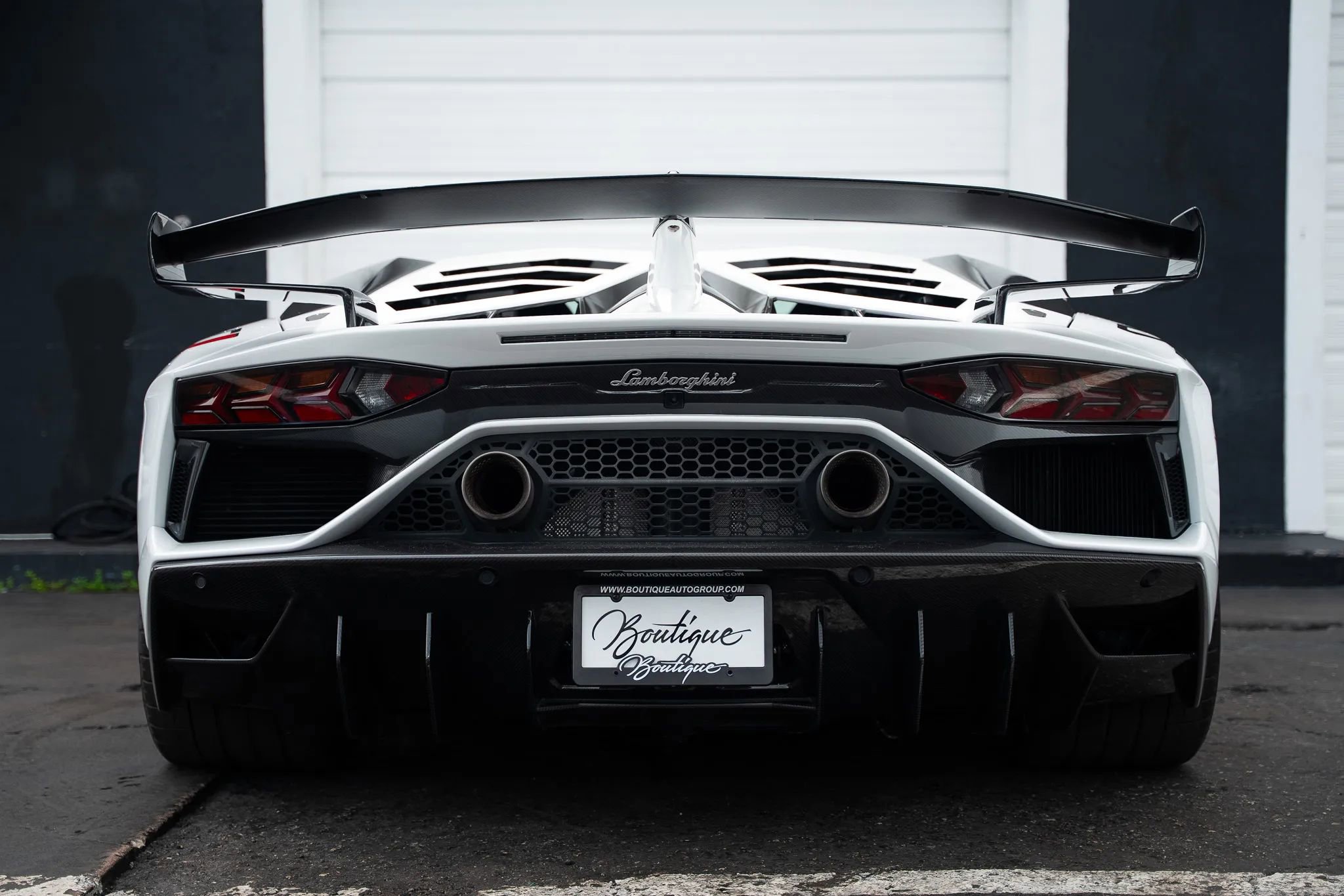 Used 2019 Lamborghini Aventador SVJ AWD/4WD image 5