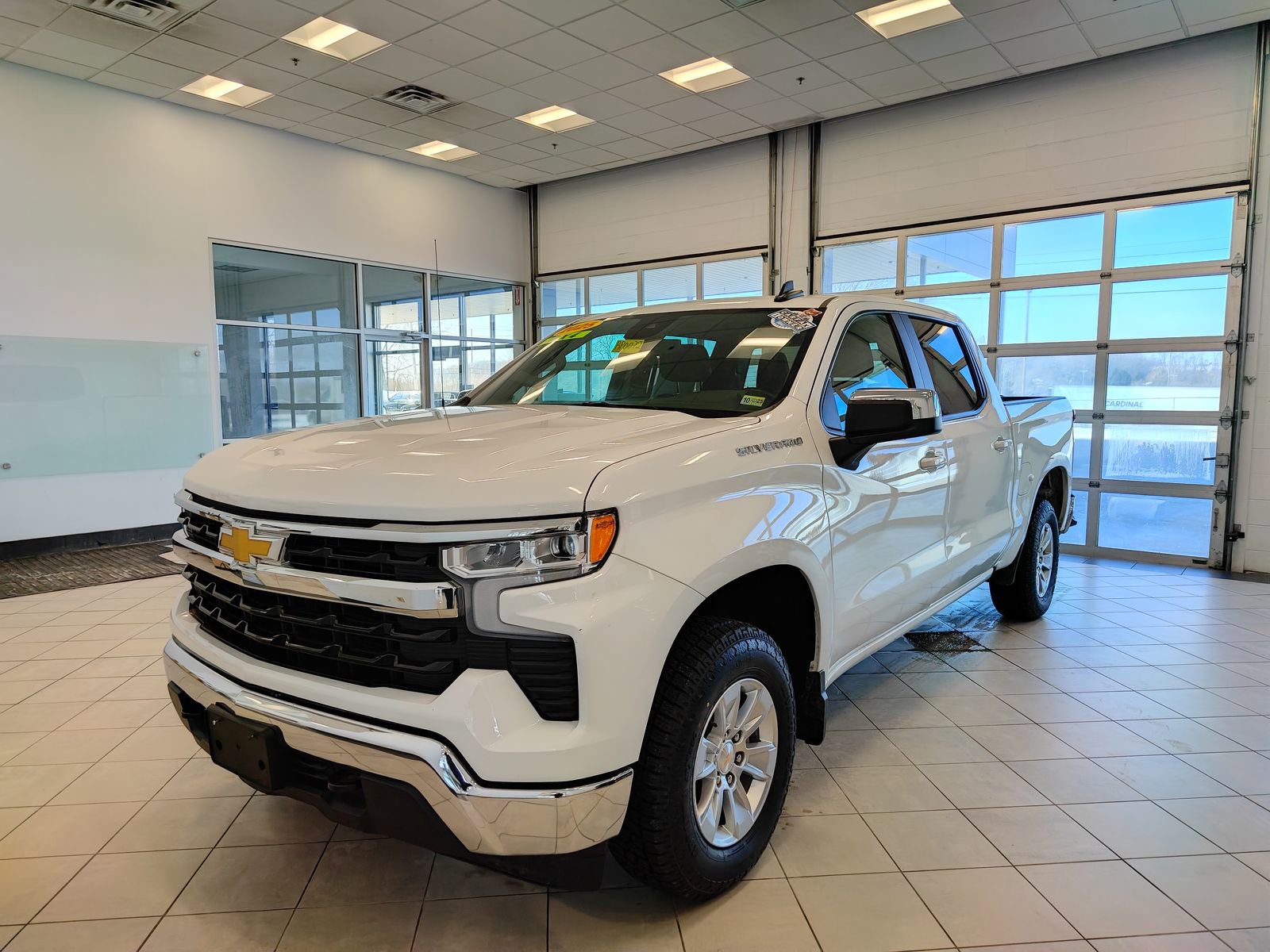 Used 2025 Chevrolet Silverado 1500 LT image 6