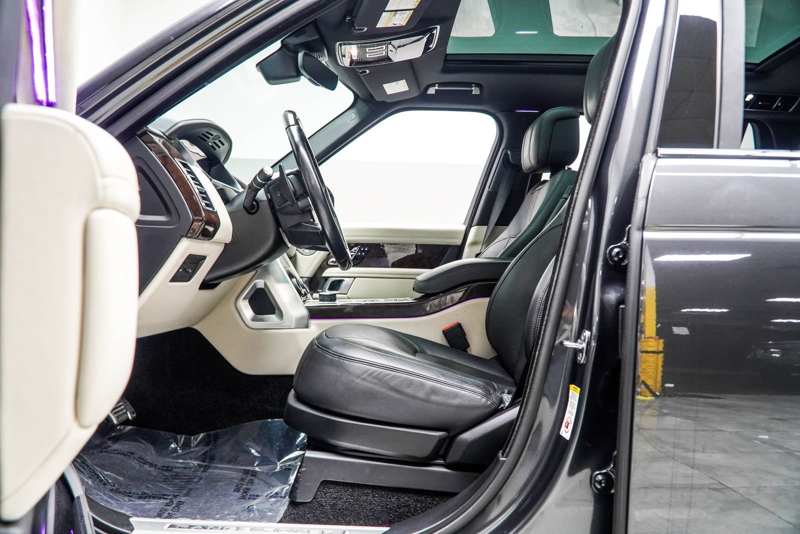 Used 2021 Land Rover Range Rover P525 Westminster Edition LWB AWD/4WD image 43