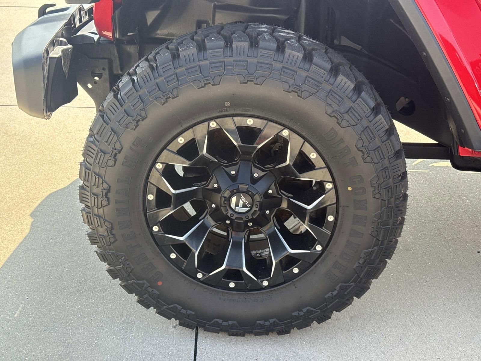 Used 2018 Jeep Wrangler Unlimited Rubicon w/ Uconnect 4C Nav & Sound Group AWD/4WD image 4