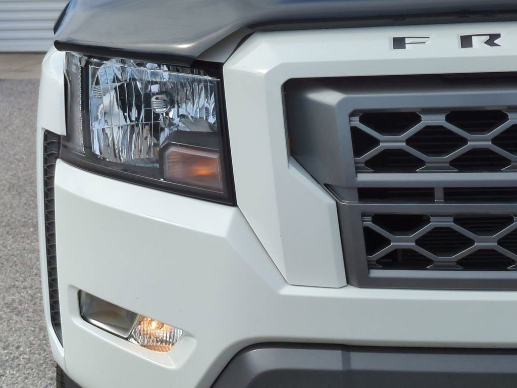 Certified 2022 Nissan Frontier SV image 10