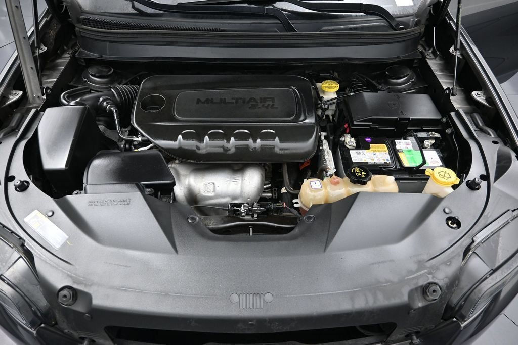 Used 2020 Jeep Cherokee Limited FWD image 15