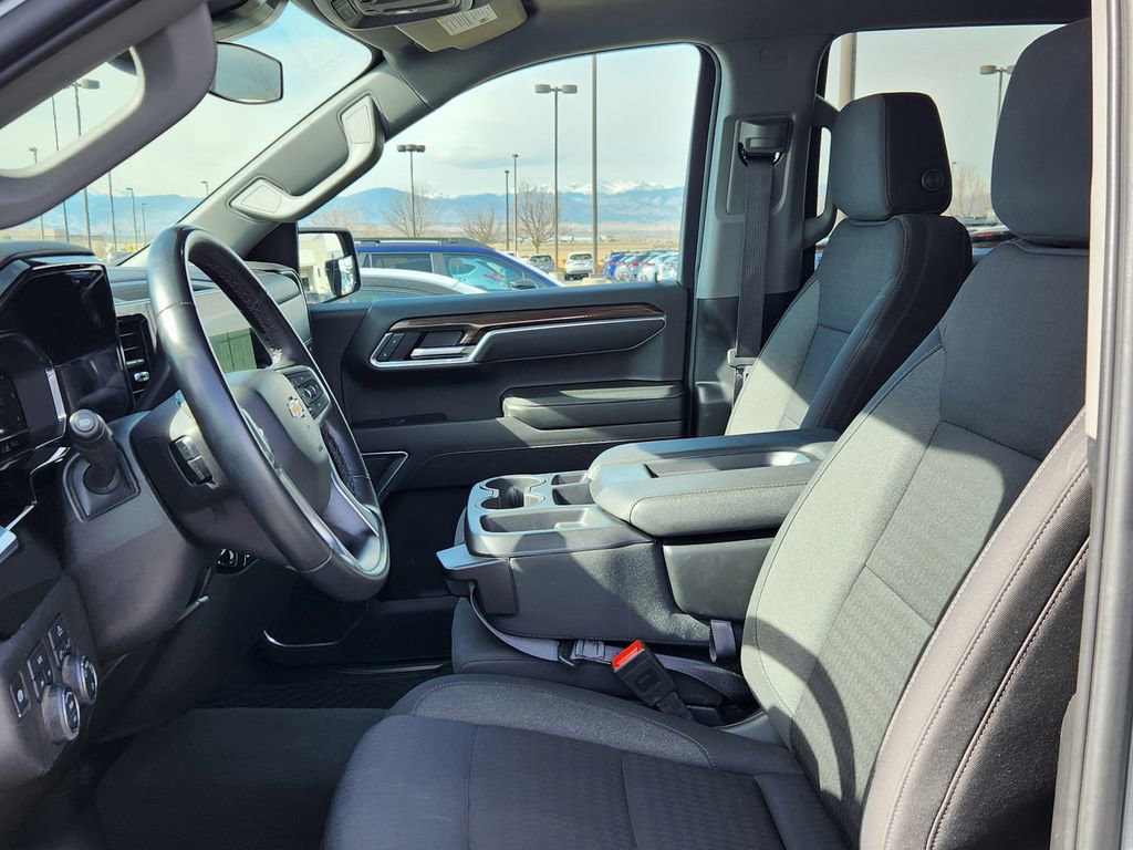 Used 2025 Chevrolet Silverado 1500 LT image 8