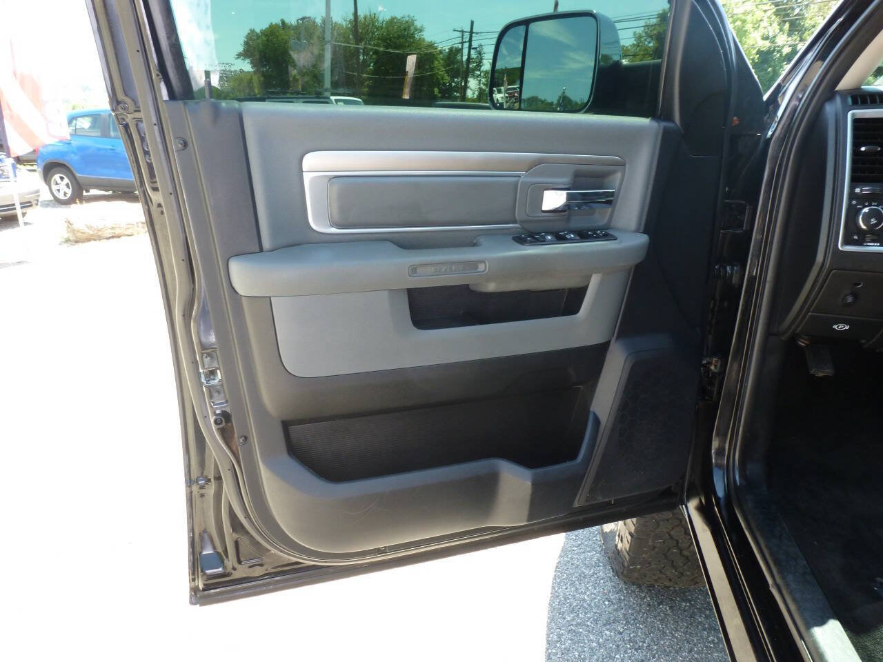 Used 2014 RAM 2500 Outdoorsman AWD/4WD image 30