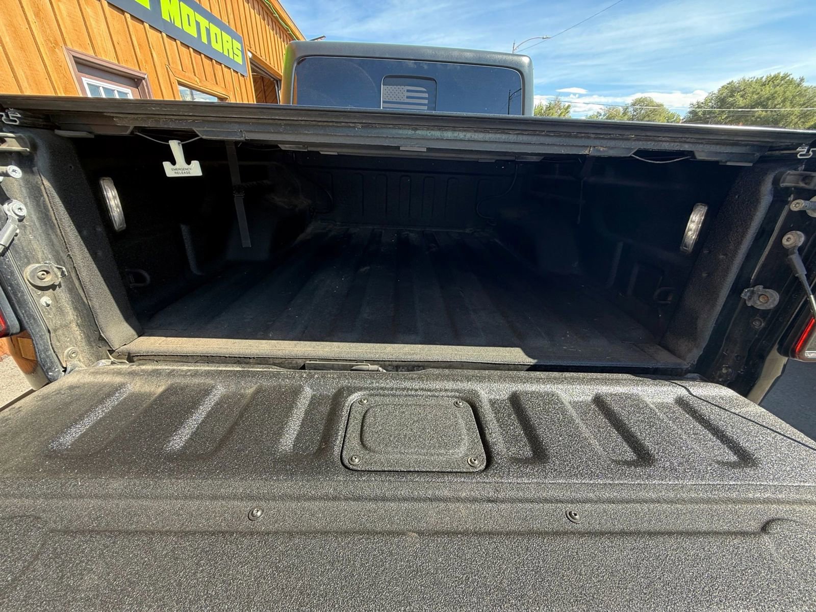 Used 2023 Jeep Gladiator Sport image 12