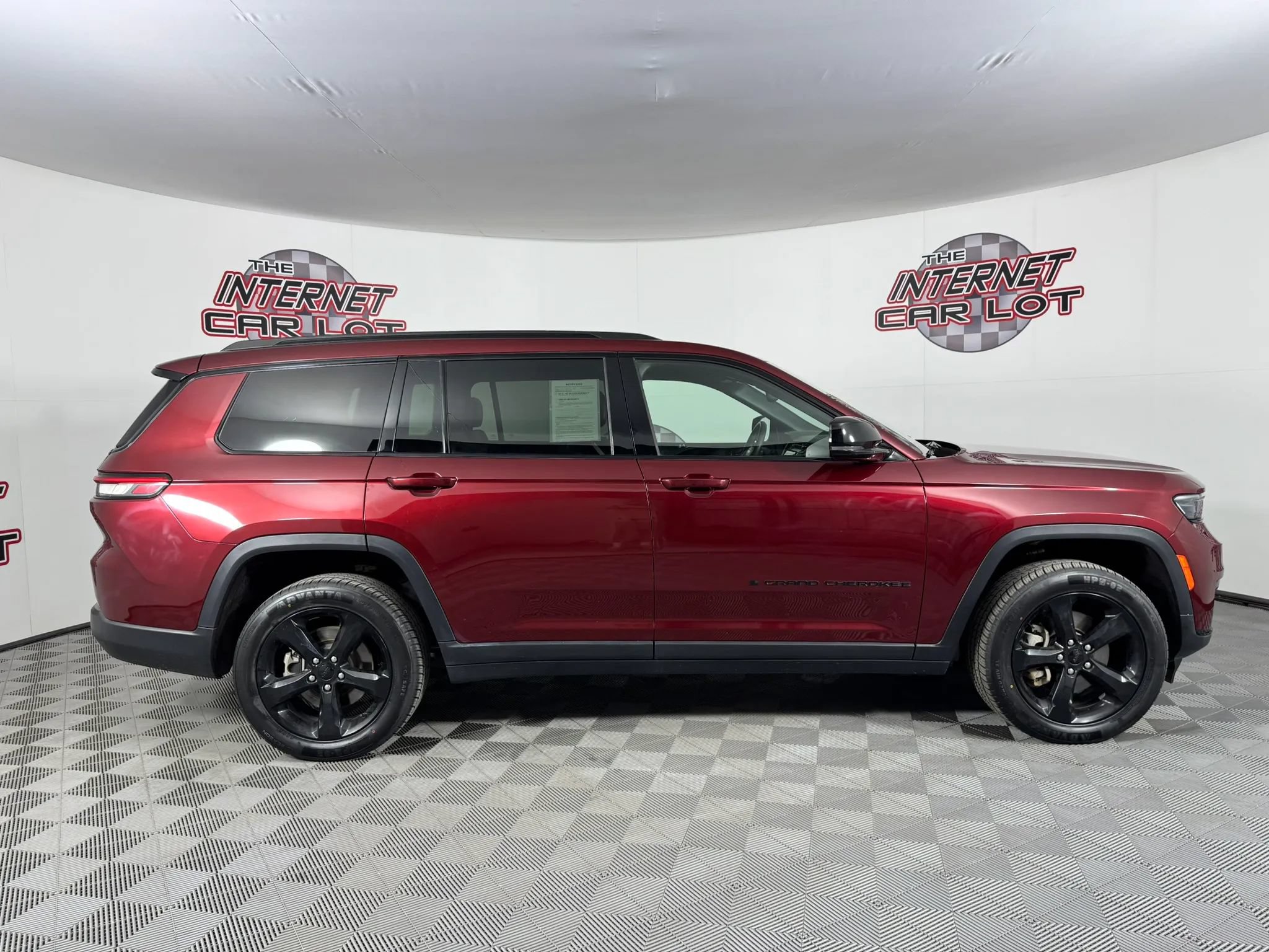 Used 2023 Jeep Grand Cherokee L Laredo AWD/4WD image 8