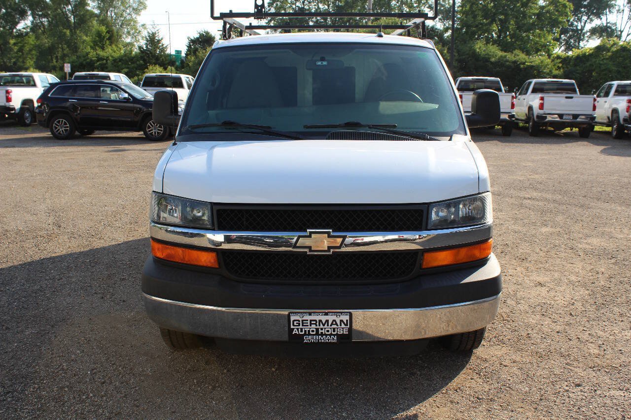 Used 2015 Chevrolet Express 3500 RWD image 2