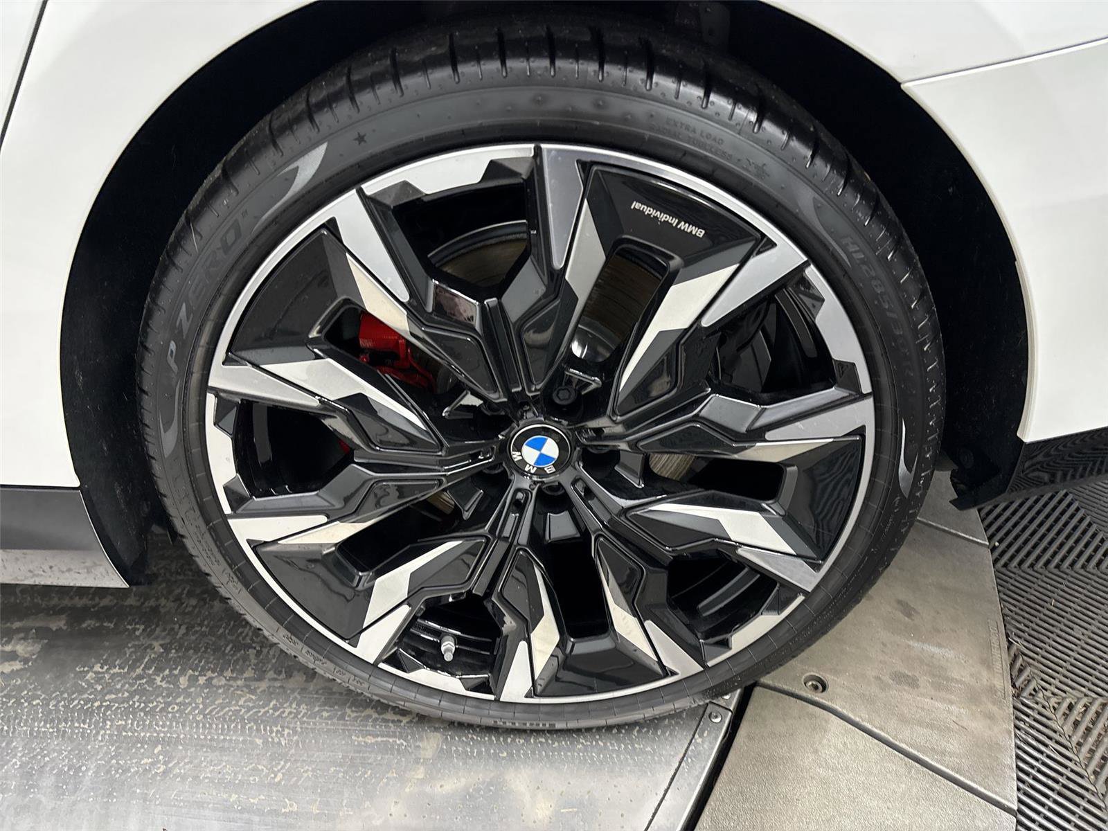 Used 2026 BMW i5 eDrive40 w/ M Sport Package RWD image 27
