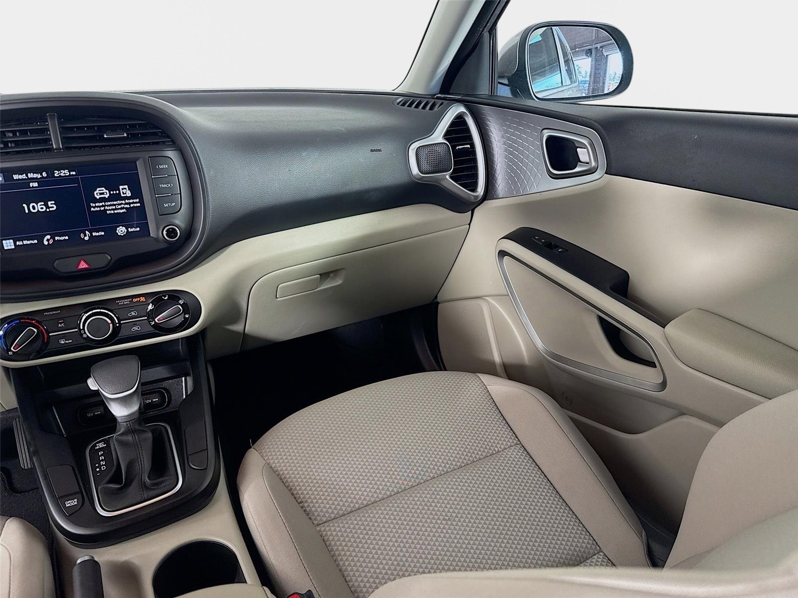 Certified 2025 Kia Soul LX w/ LX Technology Package FWD image 22