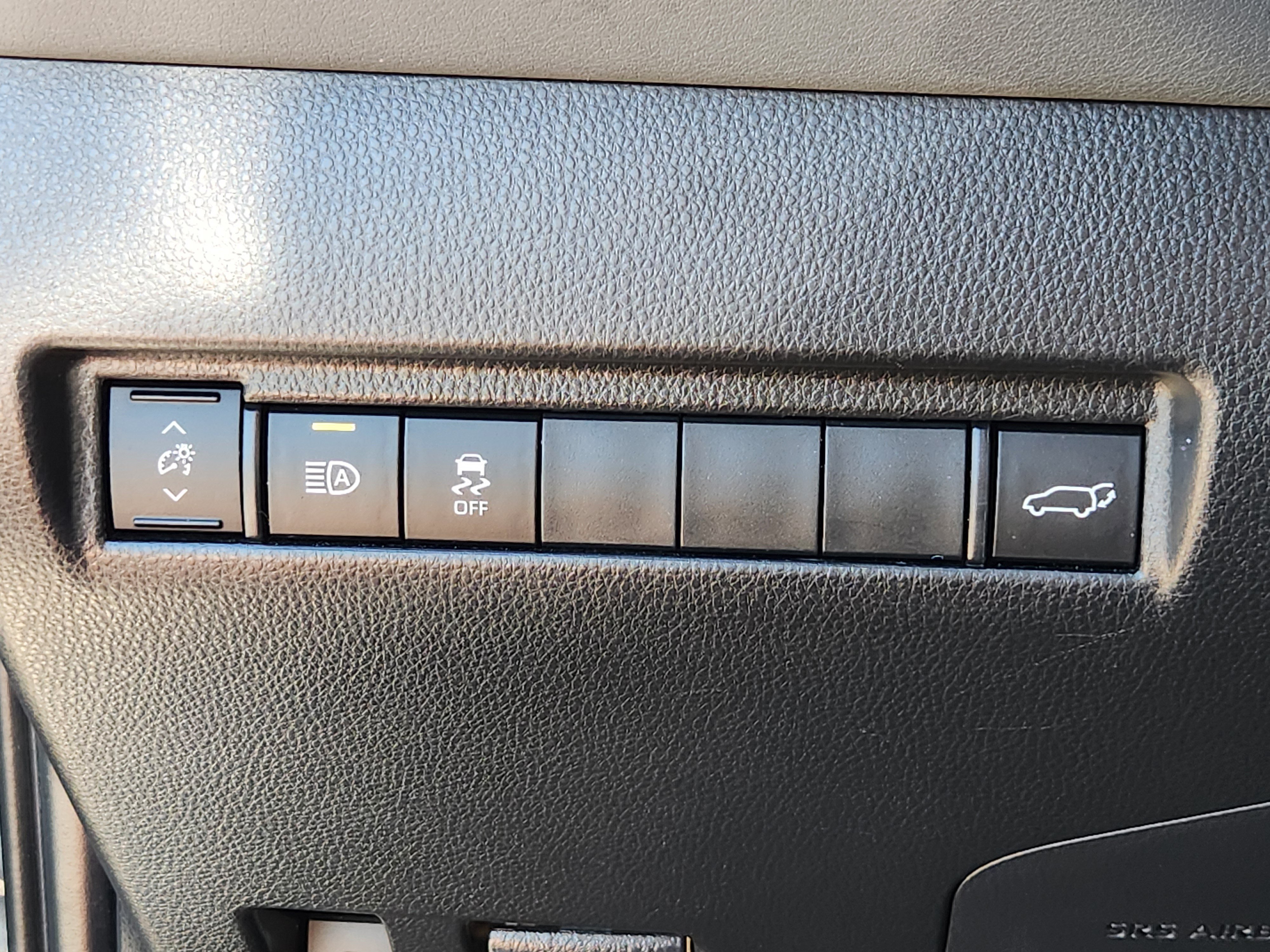 Used 2022 Toyota Venza XLE AWD/4WD image 24