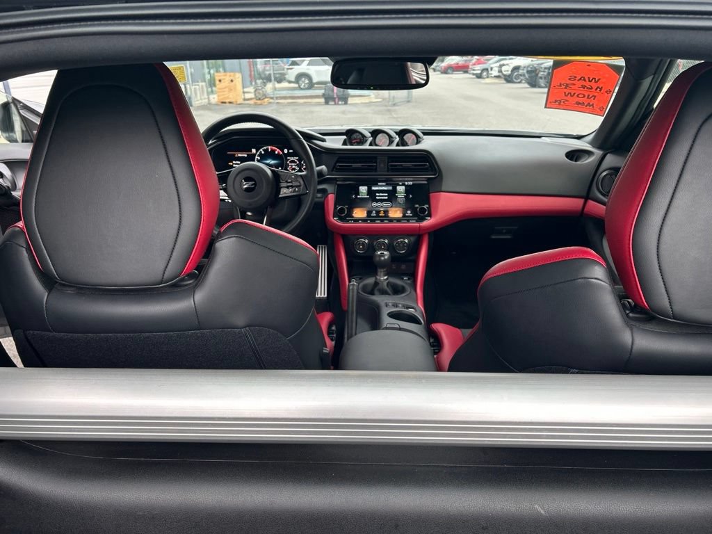 Certified 2024 Nissan Z Performance w/ Floor Mat Package RWD image 25