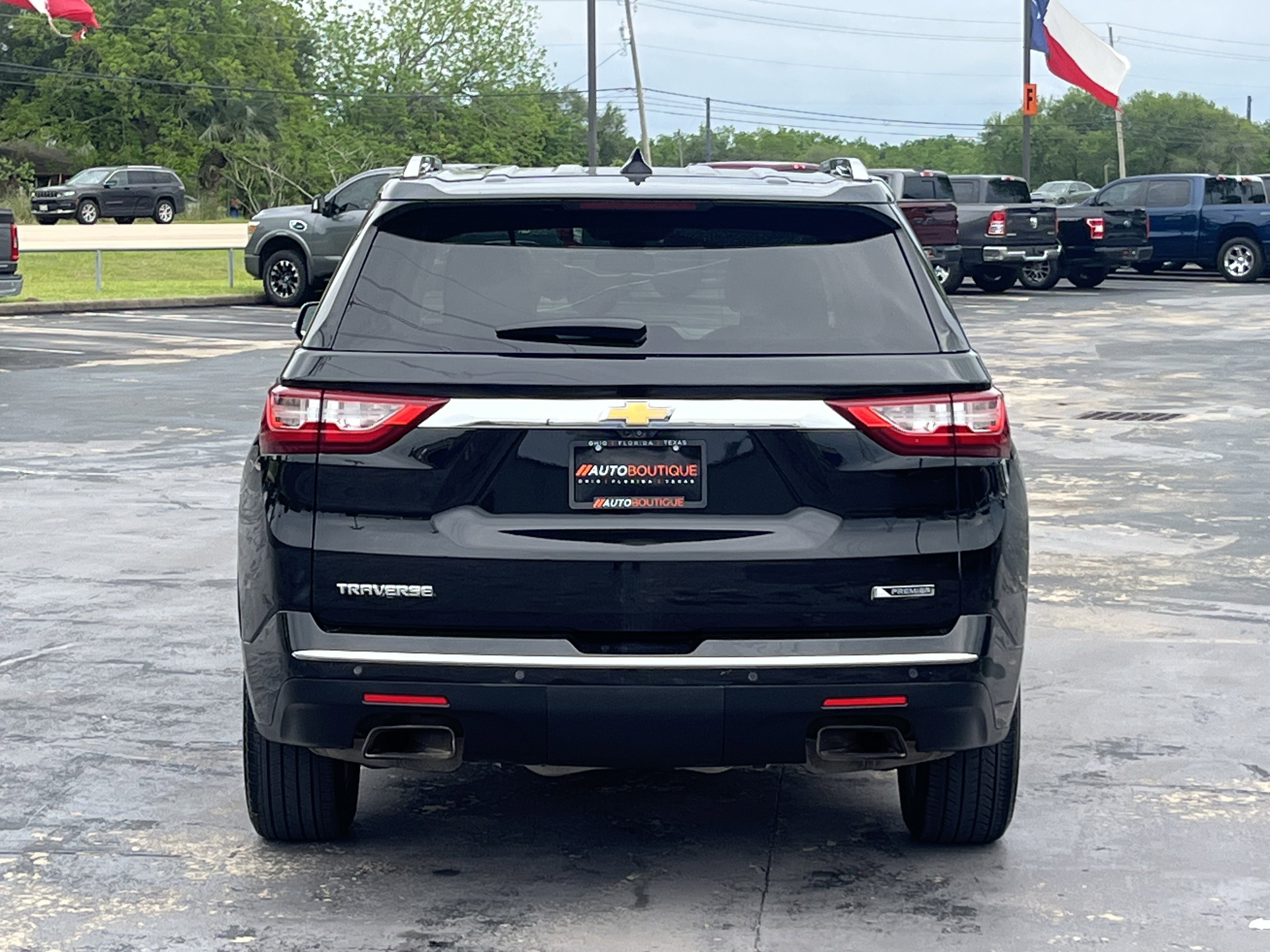Used 2018 Chevrolet Traverse Premier w/ Driver Confidence II Package FWD image 7
