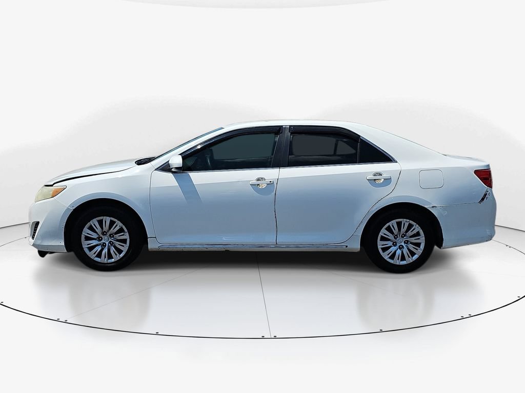 Used 2014 Toyota Camry LE FWD image 10