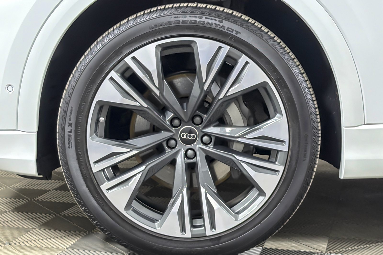 Used 2025 Audi Q8 Premium Plus w/ Premium Plus Package AWD/4WD image 26