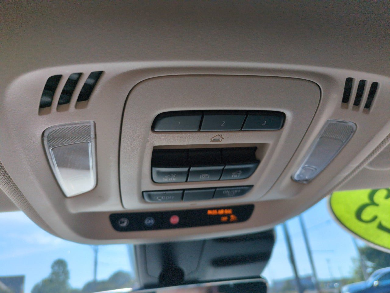 Used 2023 Buick Envision Avenir FWD image 23