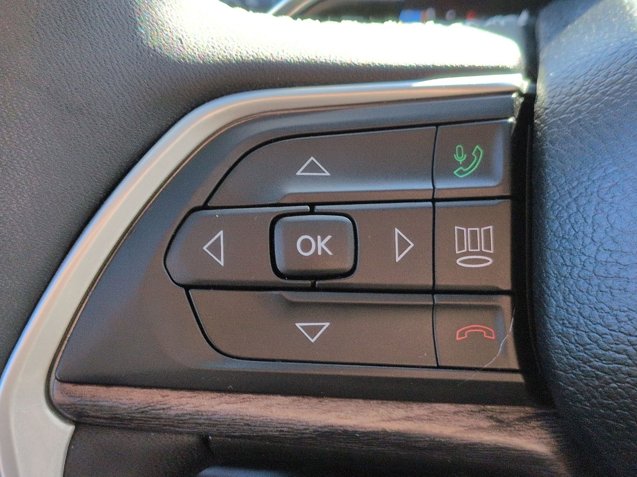 Used 2023 Jeep Grand Cherokee L Limited w/ Trailer Tow Group (B) image 20