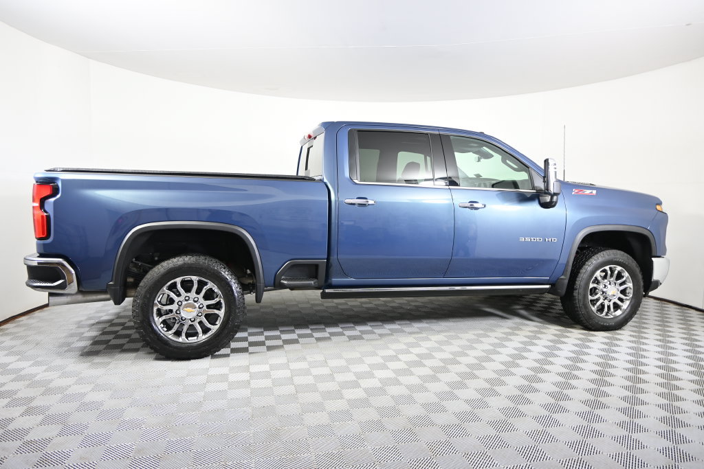 Used 2026 Chevrolet Silverado 3500 LTZ w/ LTZ Premium Package AWD/4WD image 8