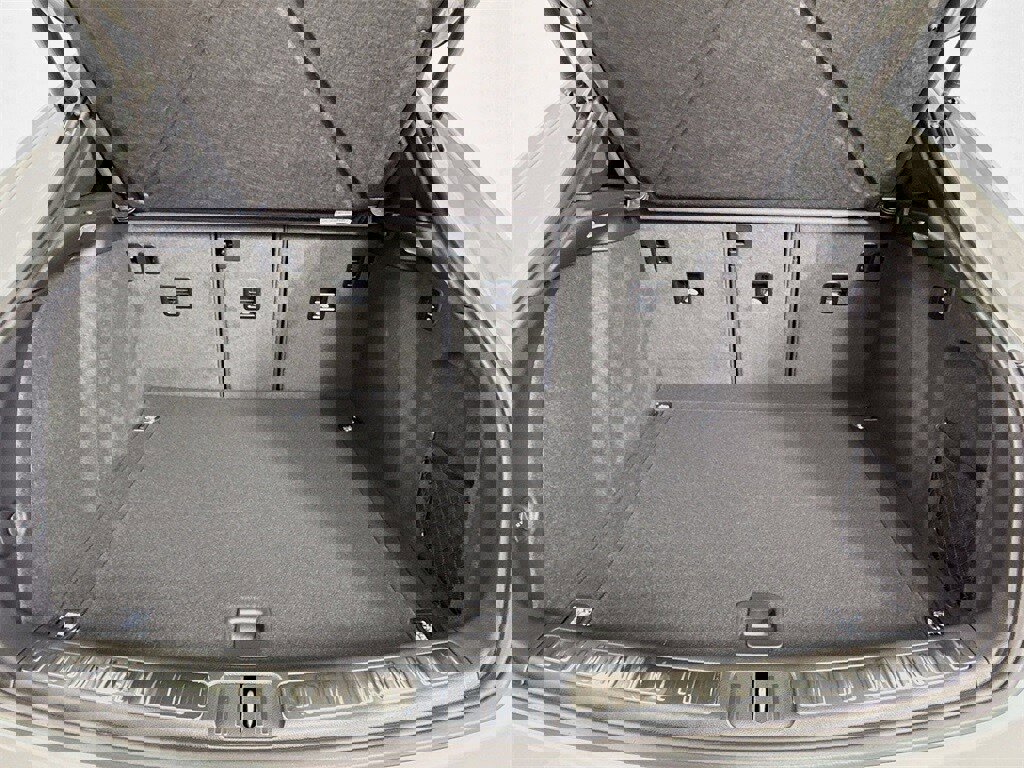 New 2026 Porsche Macan GTS image 31