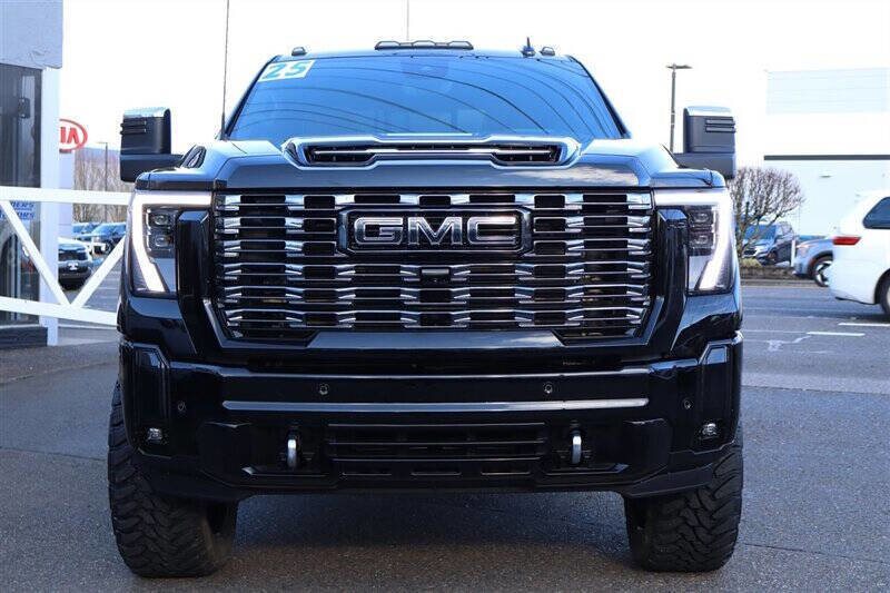 Used 2025 GMC Sierra 3500 Denali Ultimate image 8