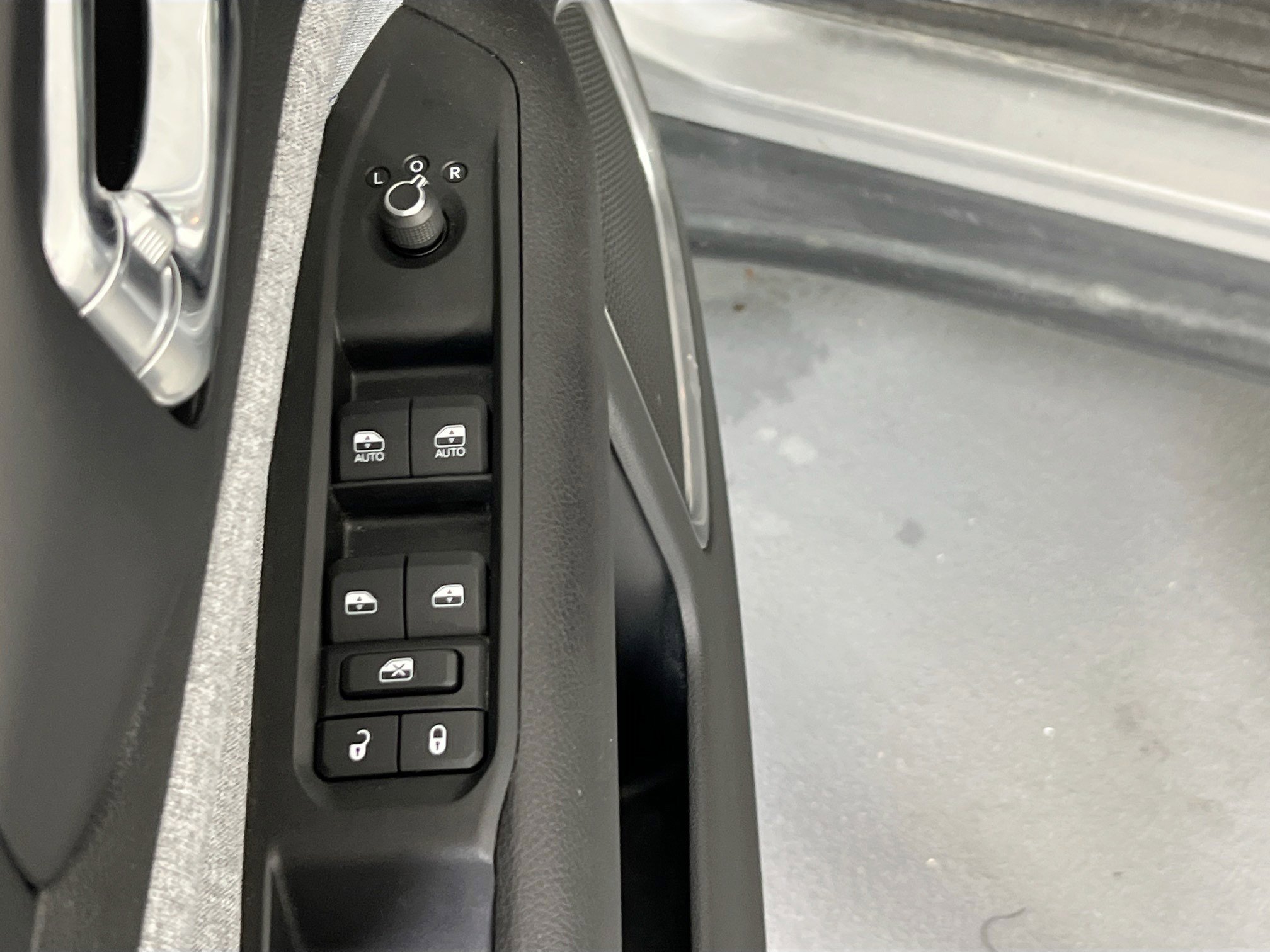 Used 2022 Jeep Compass Latitude AWD/4WD image 17