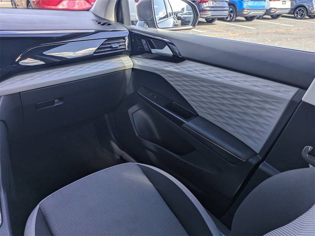 Used 2024 Volkswagen Taos S image 17