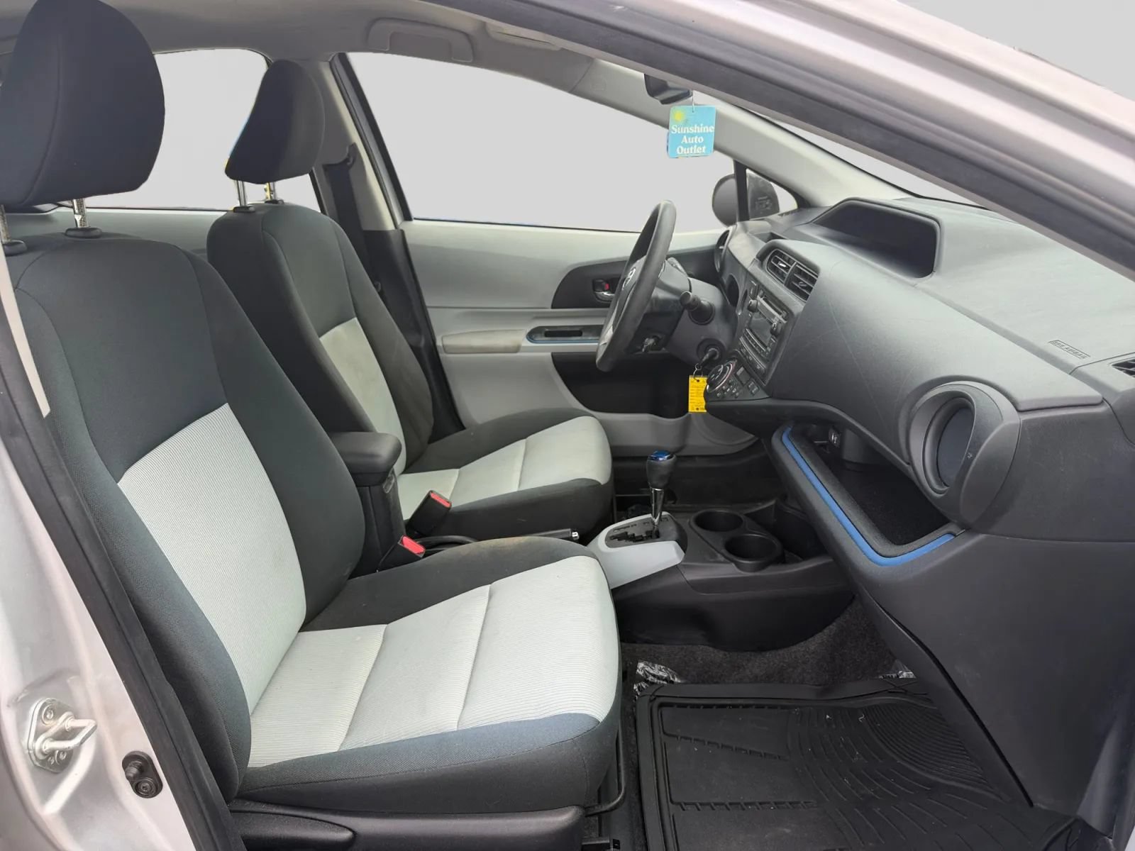 Used 2013 Toyota Prius C FWD image 15