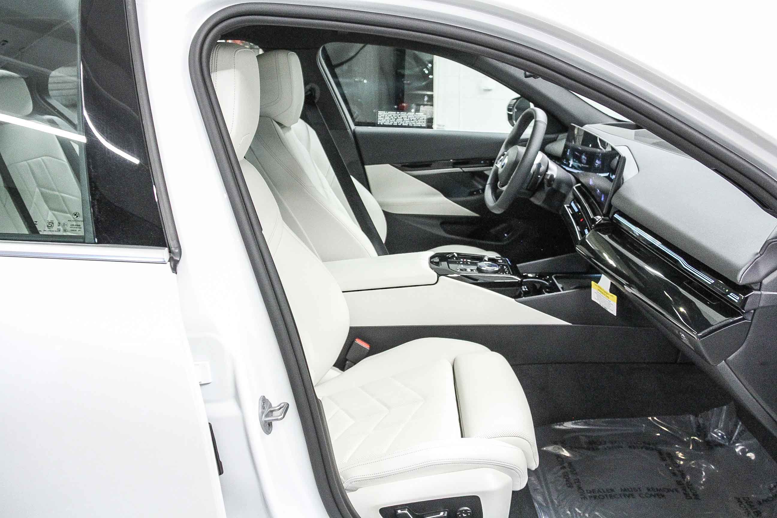 Used 2026 BMW 530i w/ Premium Package image 18