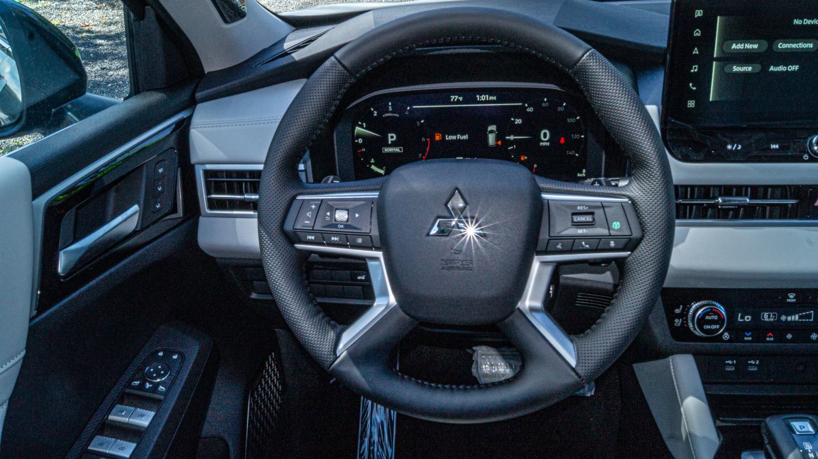 New 2025 Mitsubishi Outlander AWD image 17