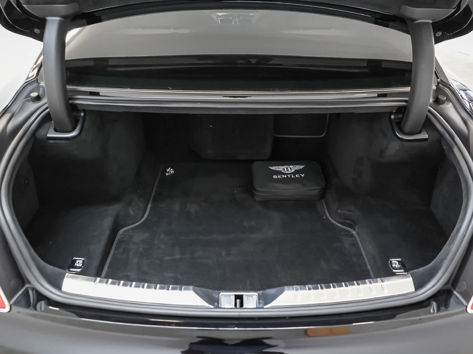 Used 2022 Bentley Flying Spur V8 AWD/4WD image 30