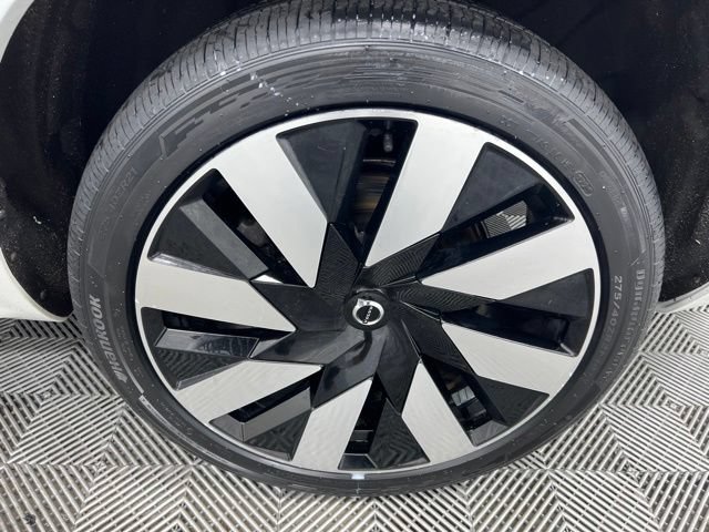 Used 2024 Volvo XC90 T8 Plus w/ Protection Package Premier AWD/4WD image 10