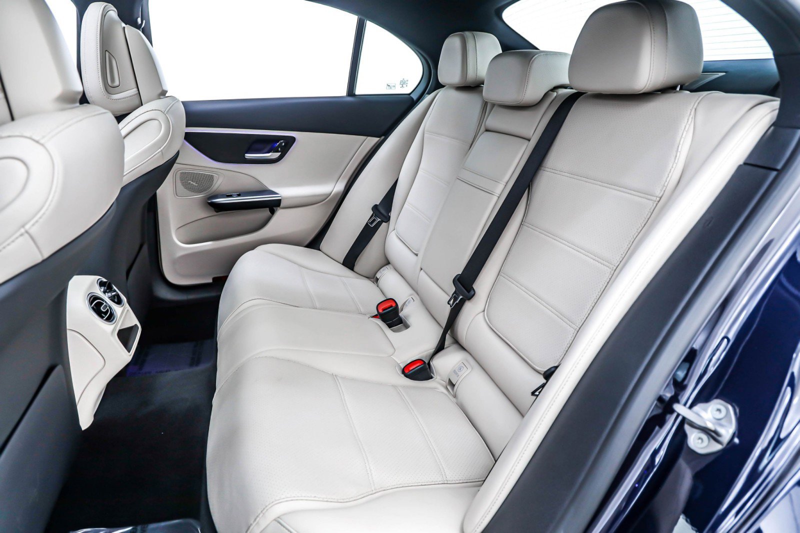 Used 2022 Mercedes-Benz C 300 Sedan image 8