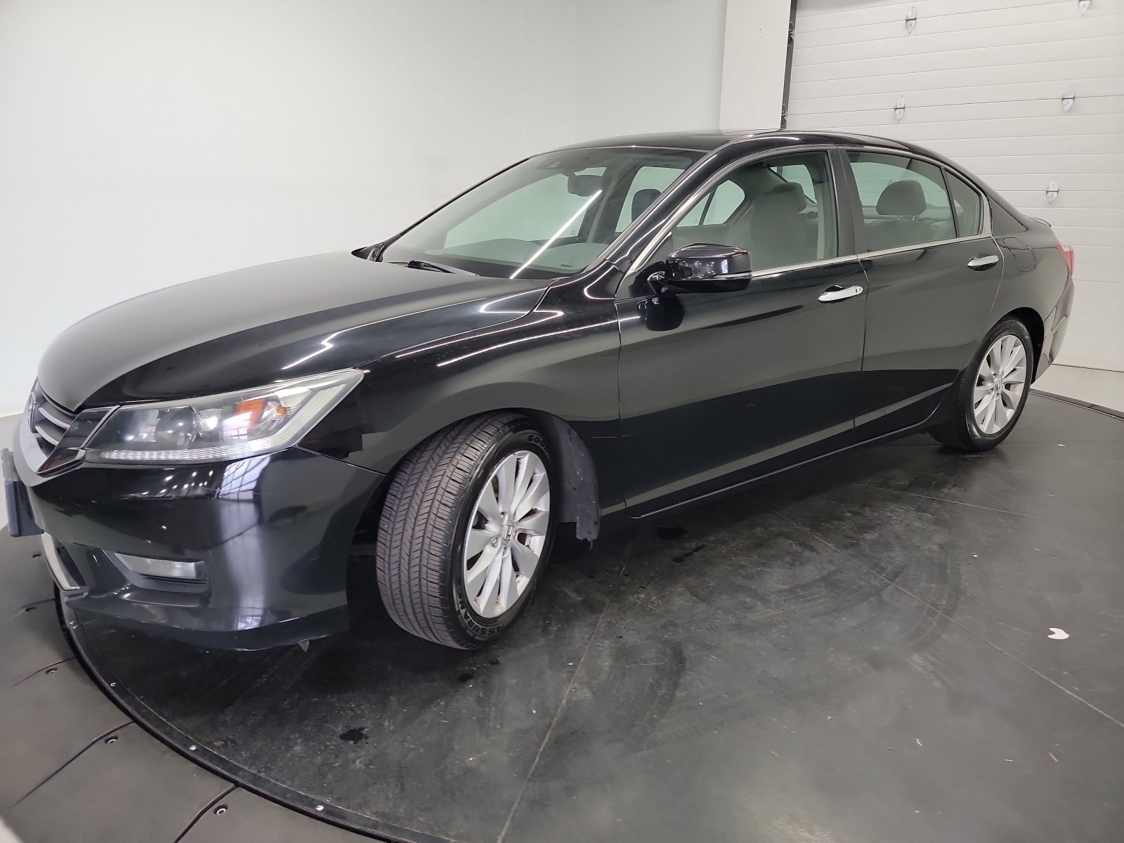 Used 2015 Honda Accord EX-L image 3