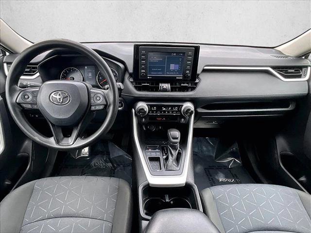 Used 2022 Toyota RAV4 XLE FWD image 16
