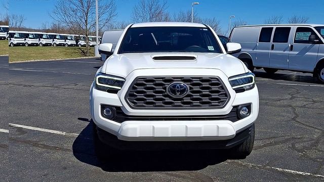 Used 2023 Toyota Tacoma TRD Sport w/ Technology Package AWD/4WD image 3