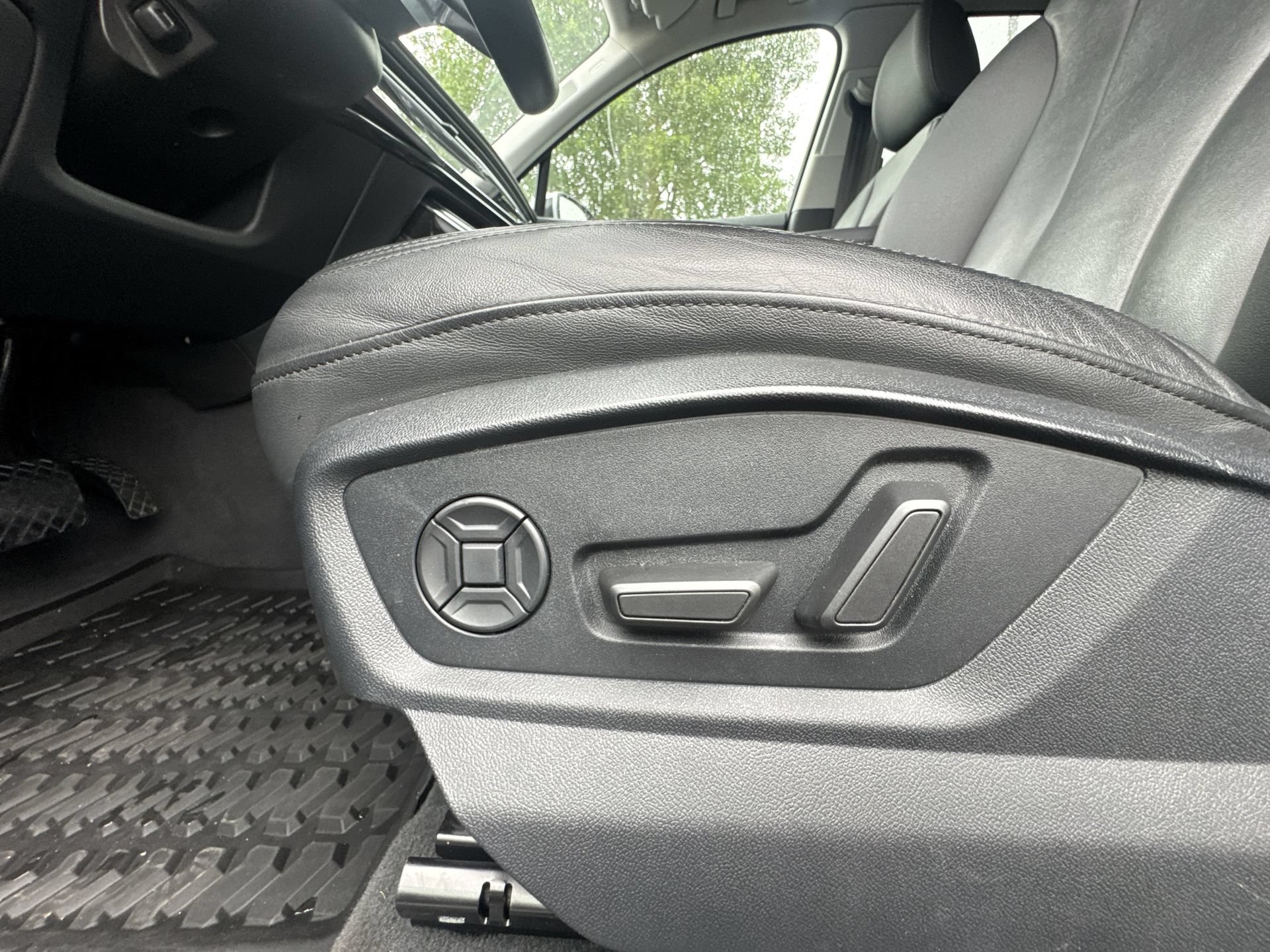 Used 2023 Audi Q7 3.0T Premium Plus AWD/4WD image 12