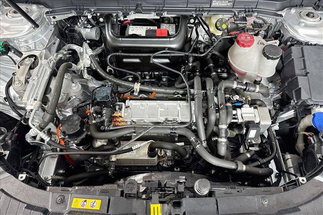 Used 2023 Mercedes-Benz EQB 300 4MATIC image 29