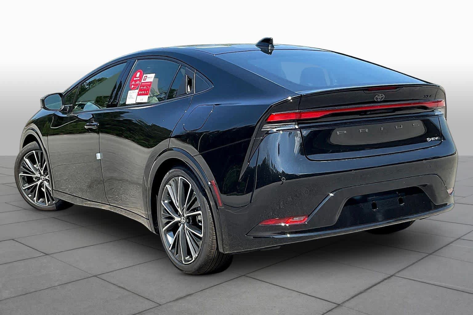 New 2027 Toyota Prius XLE FWD image 12