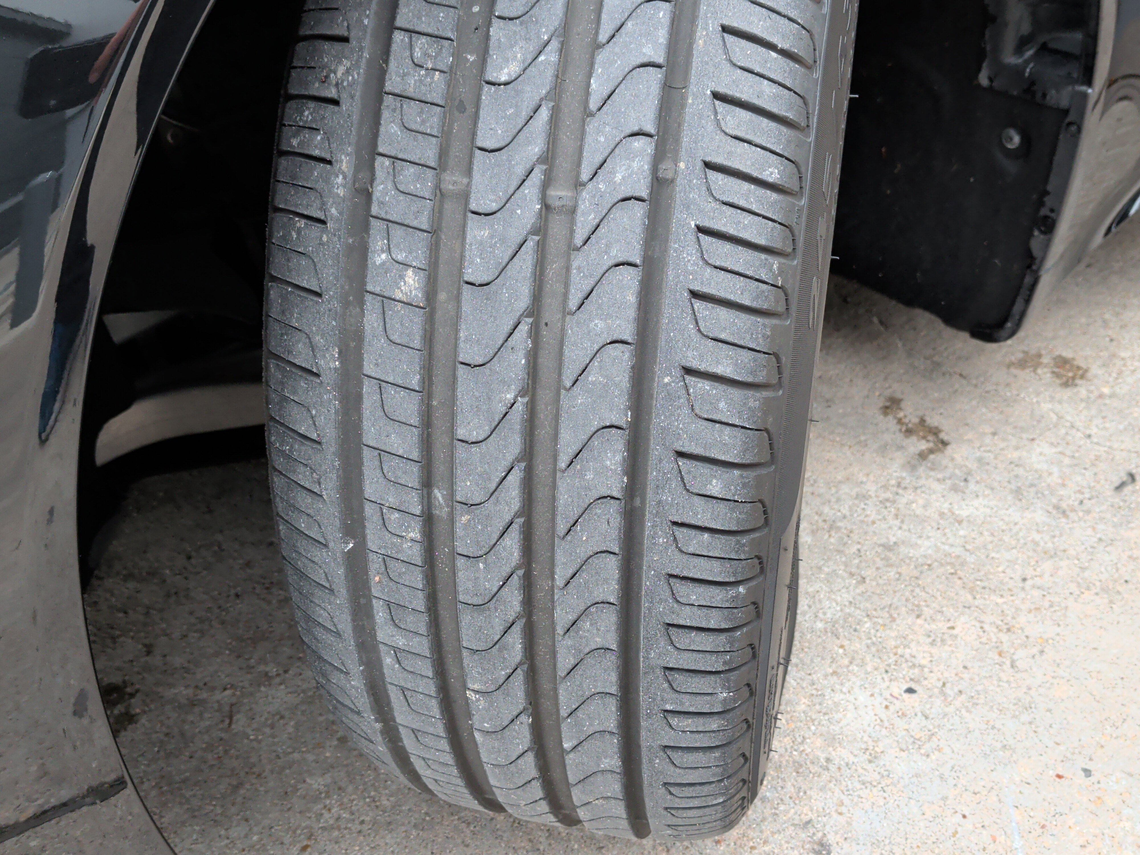 Certified 2023 Audi RS e-tron GT w/ Carbon Performance Package AWD/4WD image 13