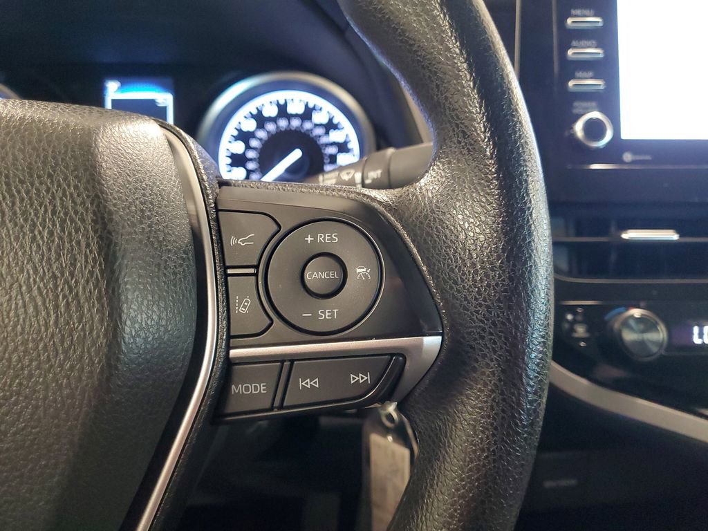 Certified 2022 Toyota Camry LE image 21