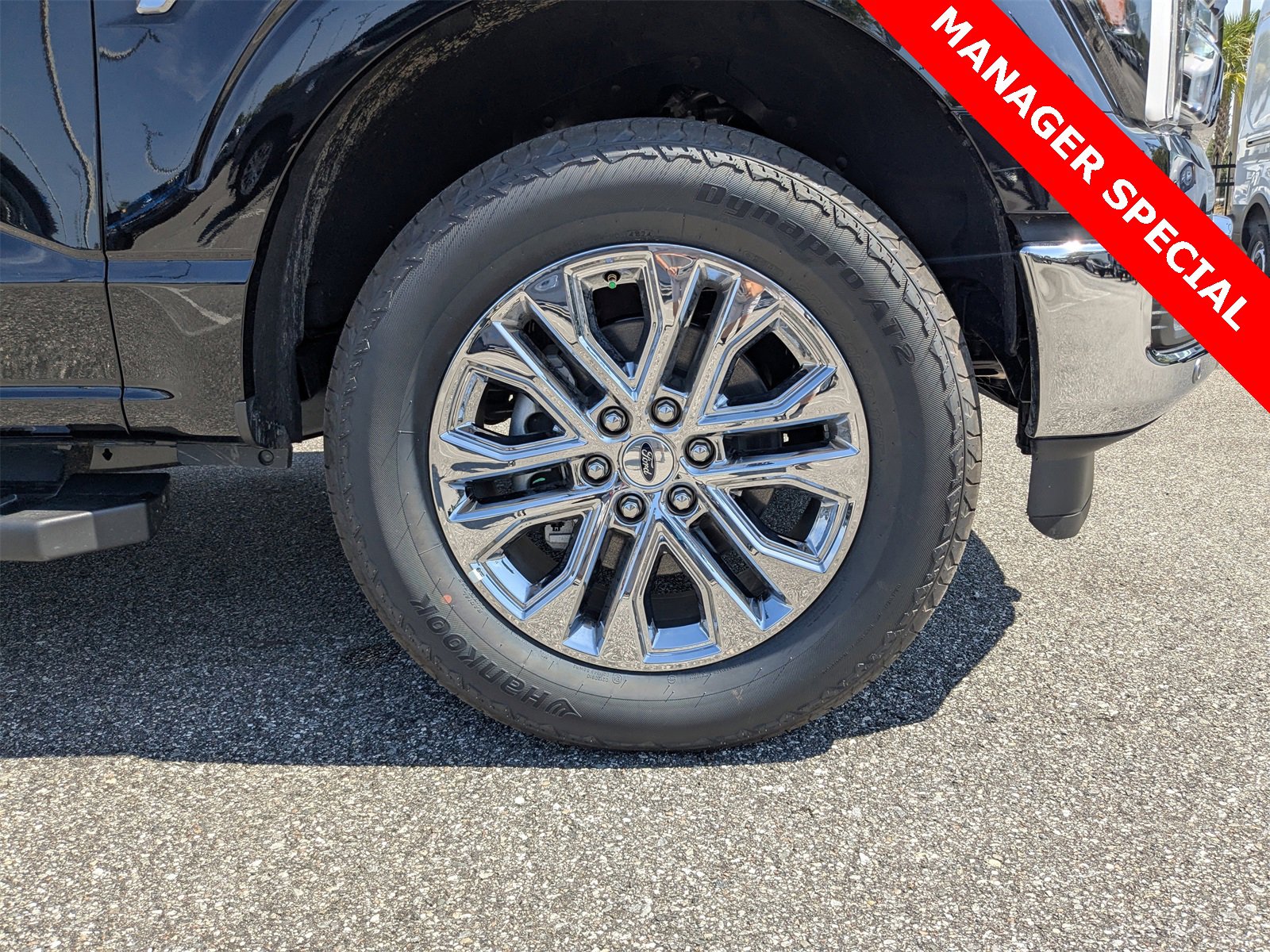 New 2025 Ford F150 Lariat w/ Equipment Group 502A High image 28