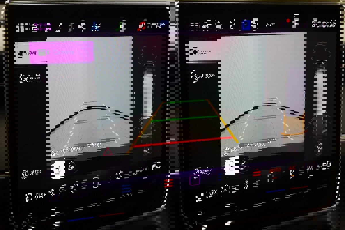 Used 2025 Volkswagen ID. Buzz Pro S image 10