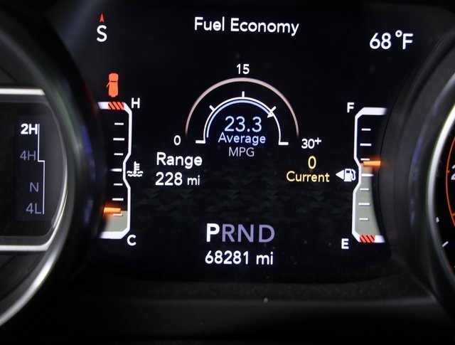 Used 2018 Jeep Wrangler Unlimited Sahara image 12